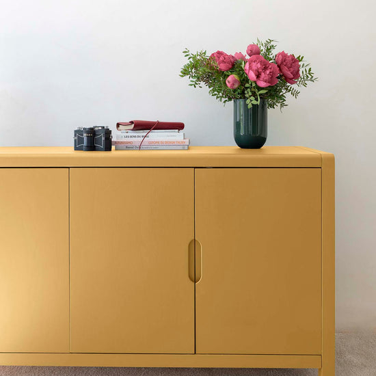 Commode peinte à la peinture Meuble Signé teinte Ciré Jaune aspect Velours Libéron