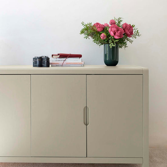 Commode peinte à la peinture Meuble Signé teinte Grège Brut aspect Velours Libéron