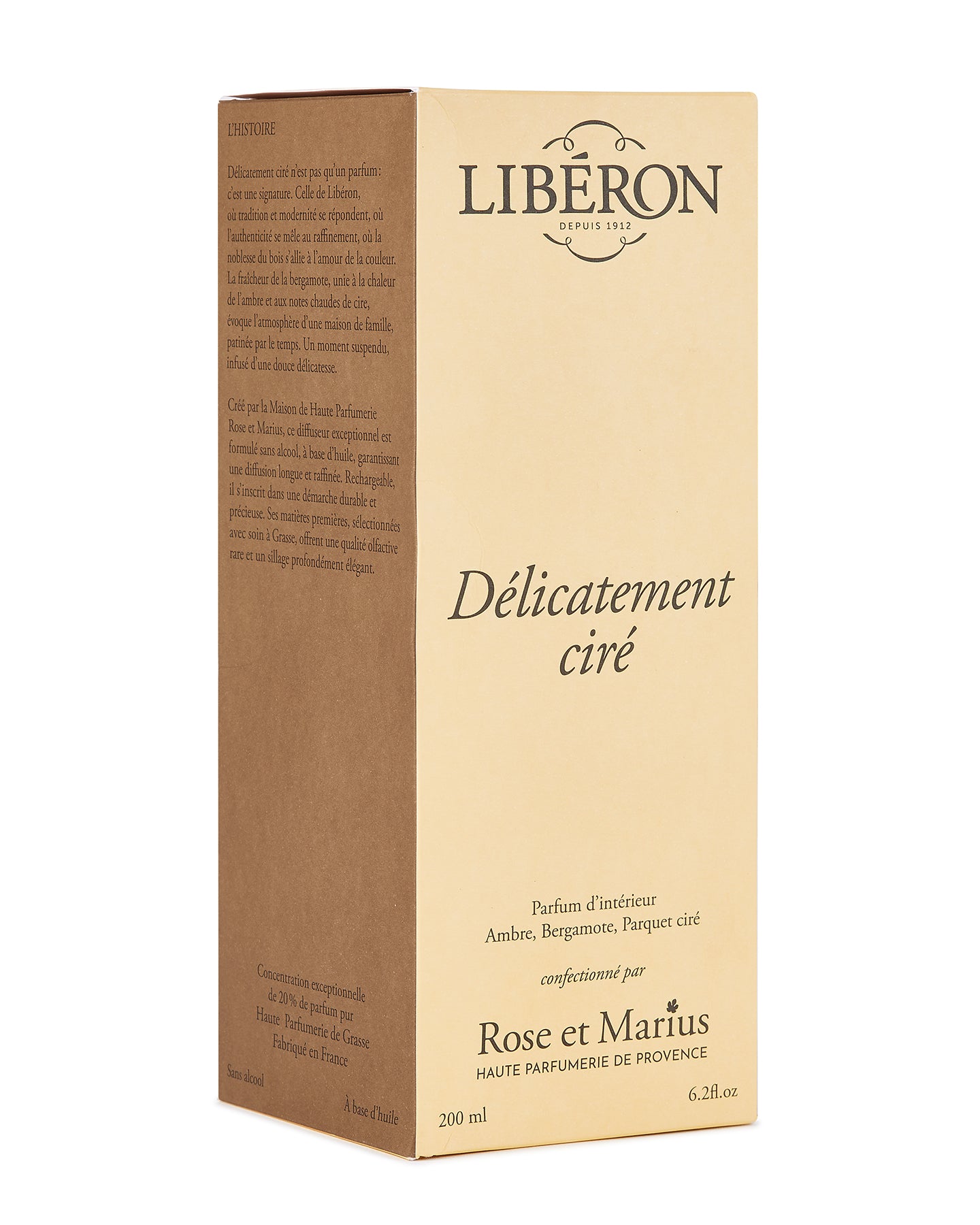 Boîte de parfum d’intérieur Libéron Délicatement ciré, 200 ml, signée Rose et Marius.