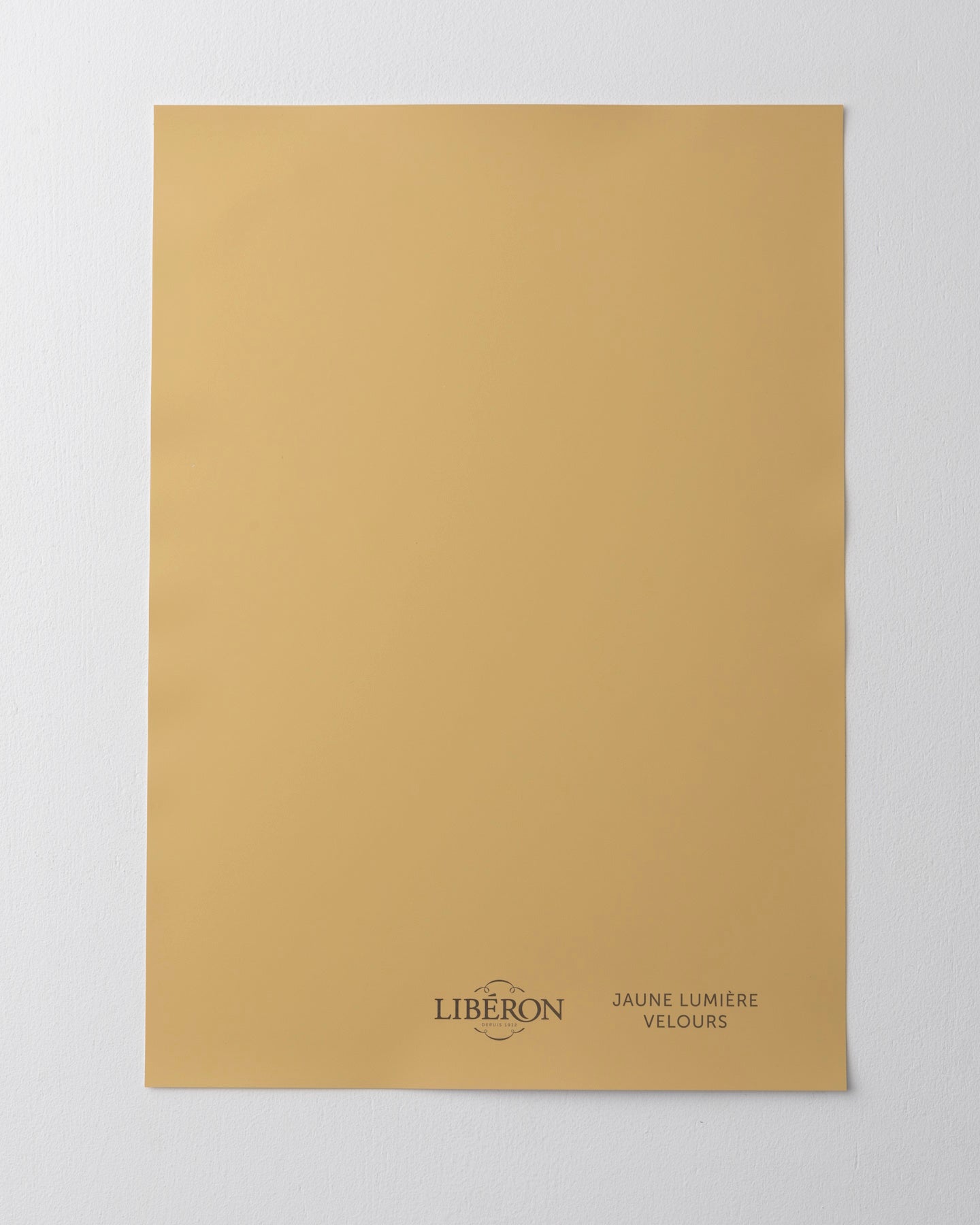 Échantillon de peinture 163 Faubourg Libéron, teinte Jaune Lumière