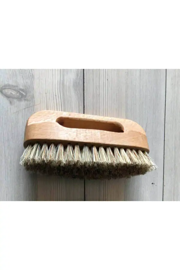 brosse-a-meuble