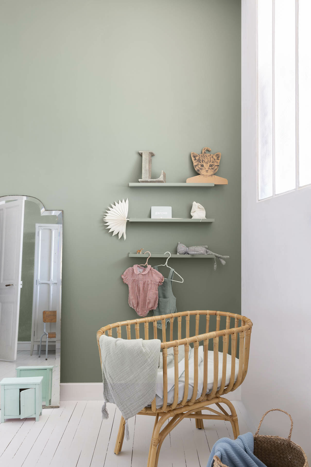 peinture-murale-velours-de-peinture-couleur-vert-sauge-inspiration-1