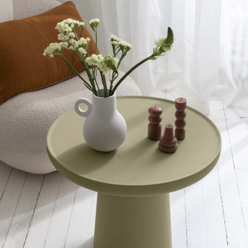 Photo d'ambiance d'un meuble peint avec la peinture Libéron de la gamme Meuble Signé Effet Minéral couleur Argile Verte