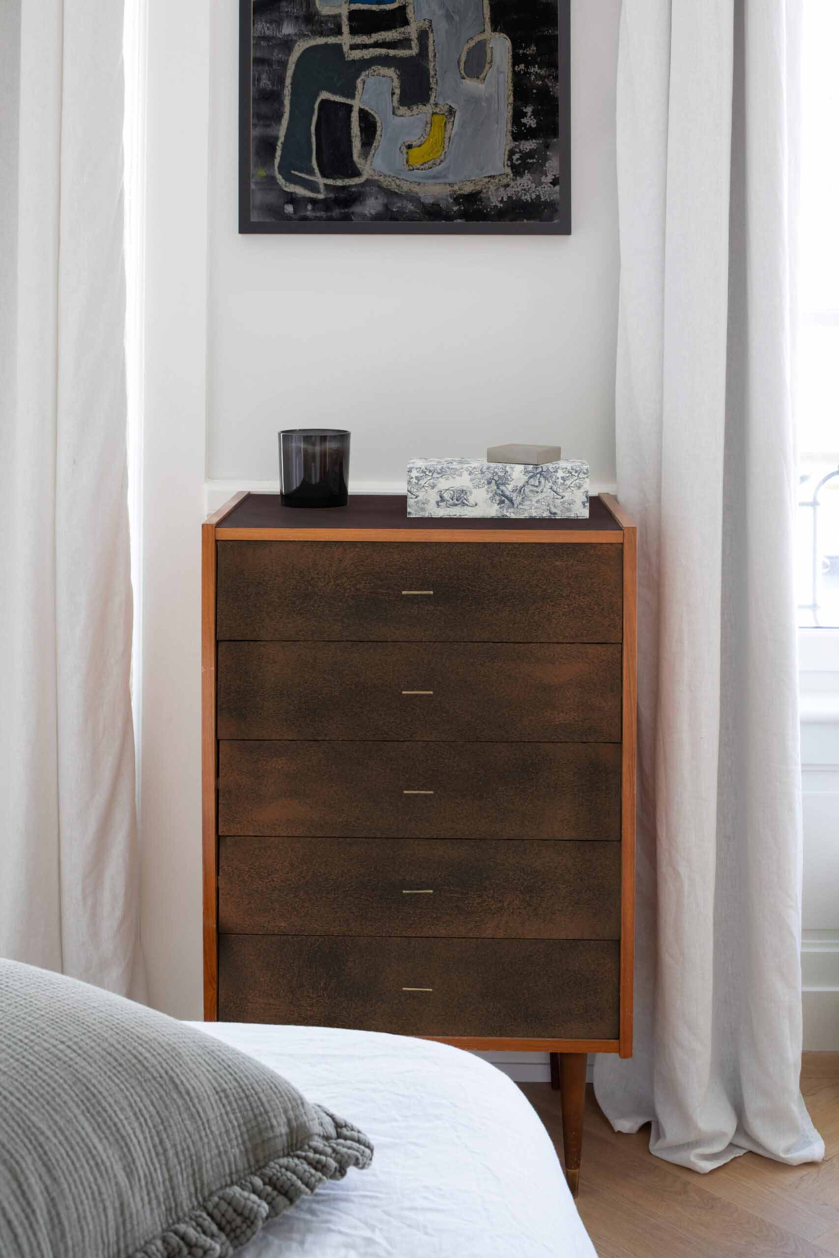 Visuel d'ambiance d'un meuble peint avec le produit Meuble Signé Effet Oxydé Libéron